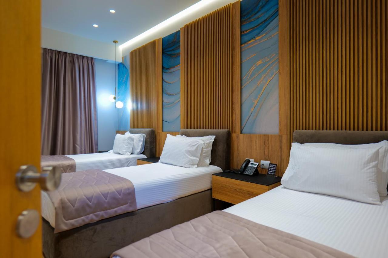 Lord Hotel Tirana Вора Екстер'єр фото
