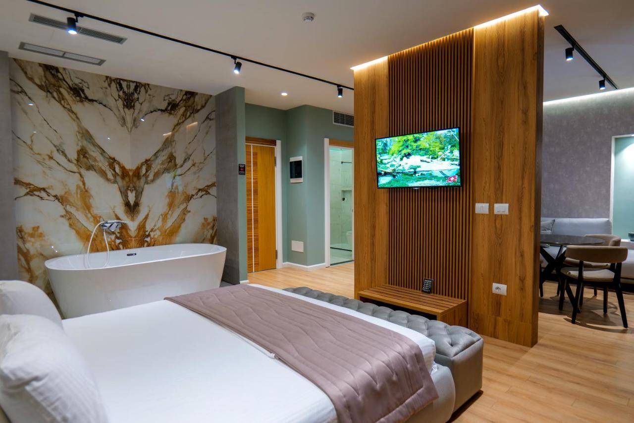 Lord Hotel Tirana Вора Екстер'єр фото