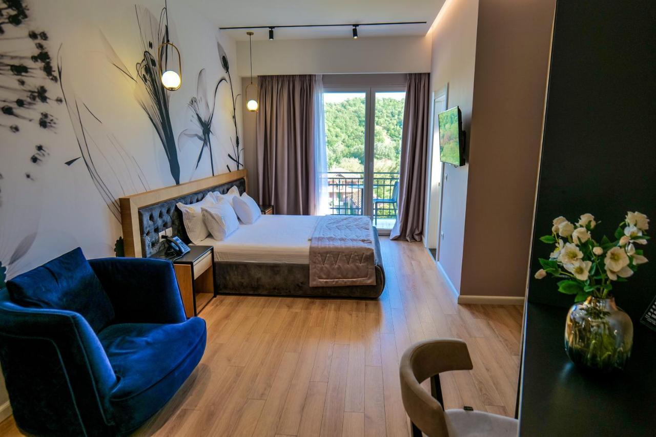 Lord Hotel Tirana Вора Екстер'єр фото