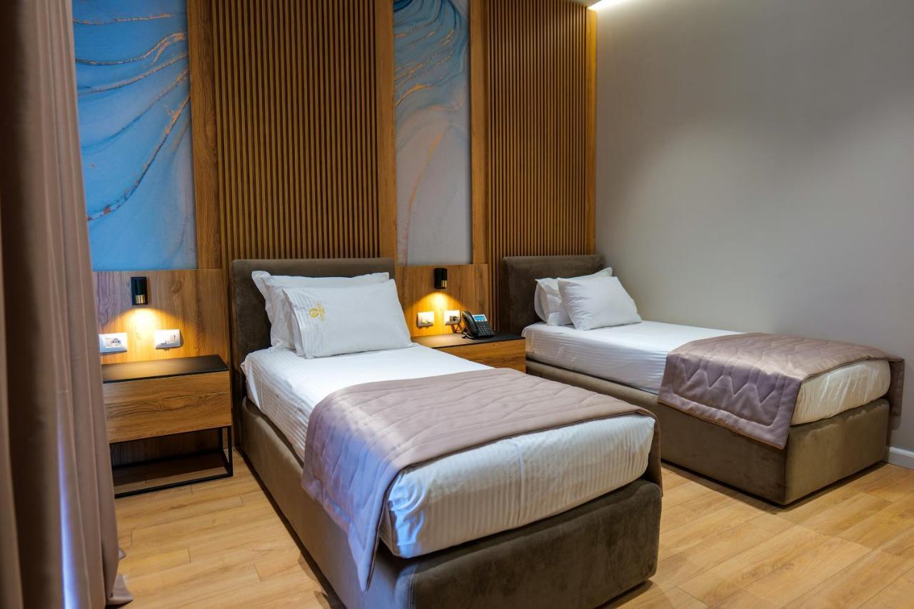 Lord Hotel Tirana Вора Екстер'єр фото