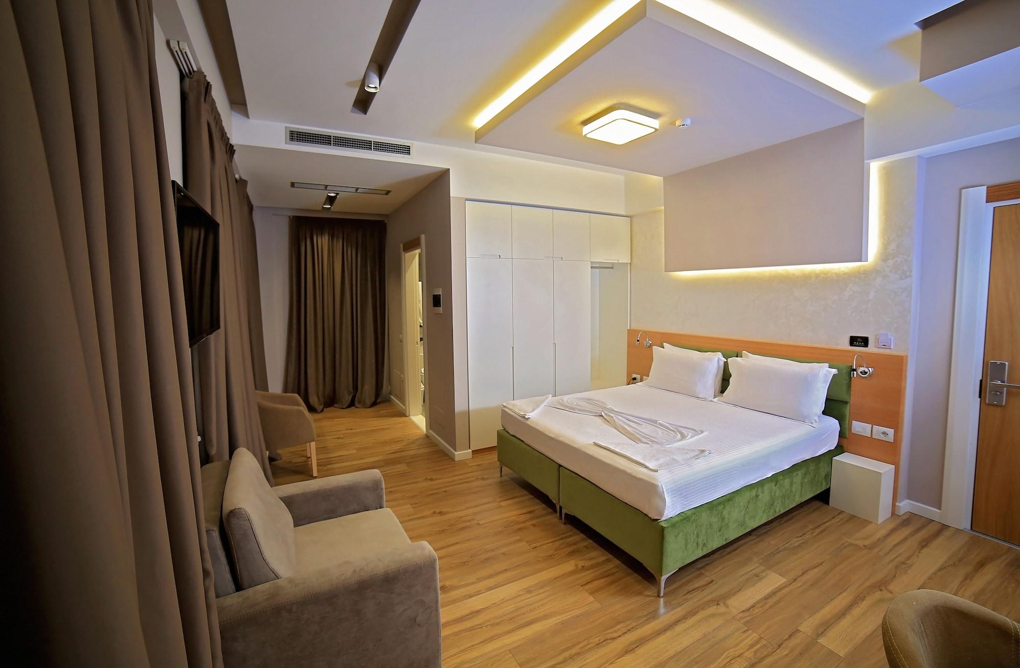 Lord Hotel Tirana Вора Екстер'єр фото